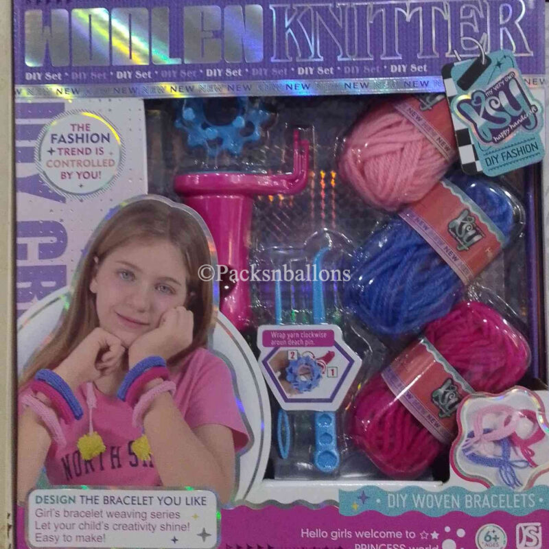 WOODEN KNITTER
